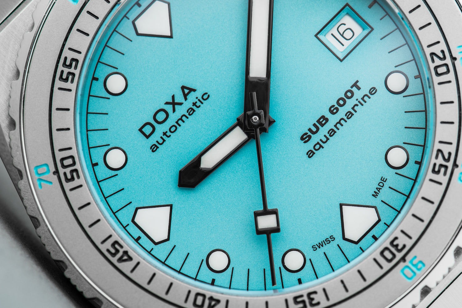Doxa SUB 600T Aquamarine Rubber Watch 862.10.241.25 Image 4