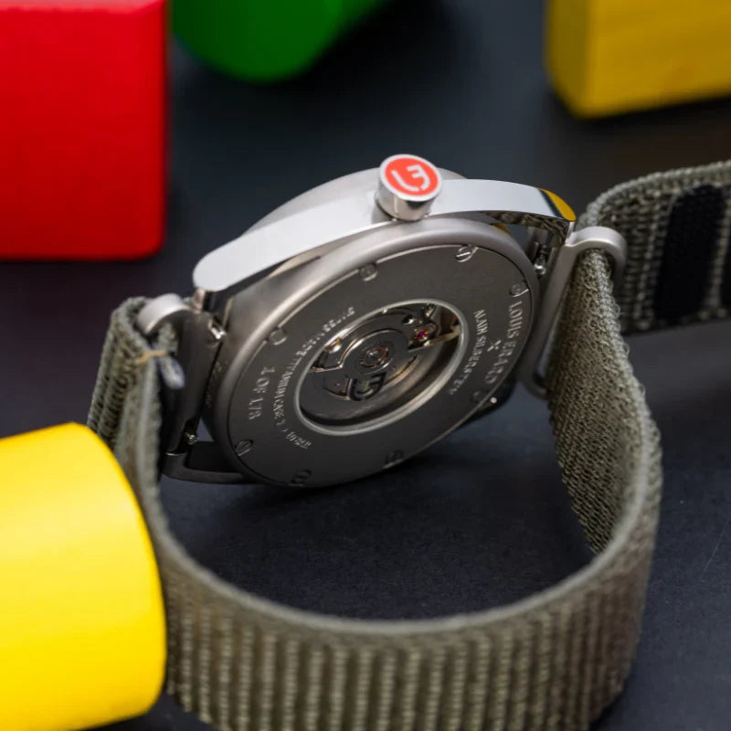 louis-erard-le-regulateur-louis-erard-x-alain-silberstein-khaki-limited-edition-watch-85358tt06-btt89