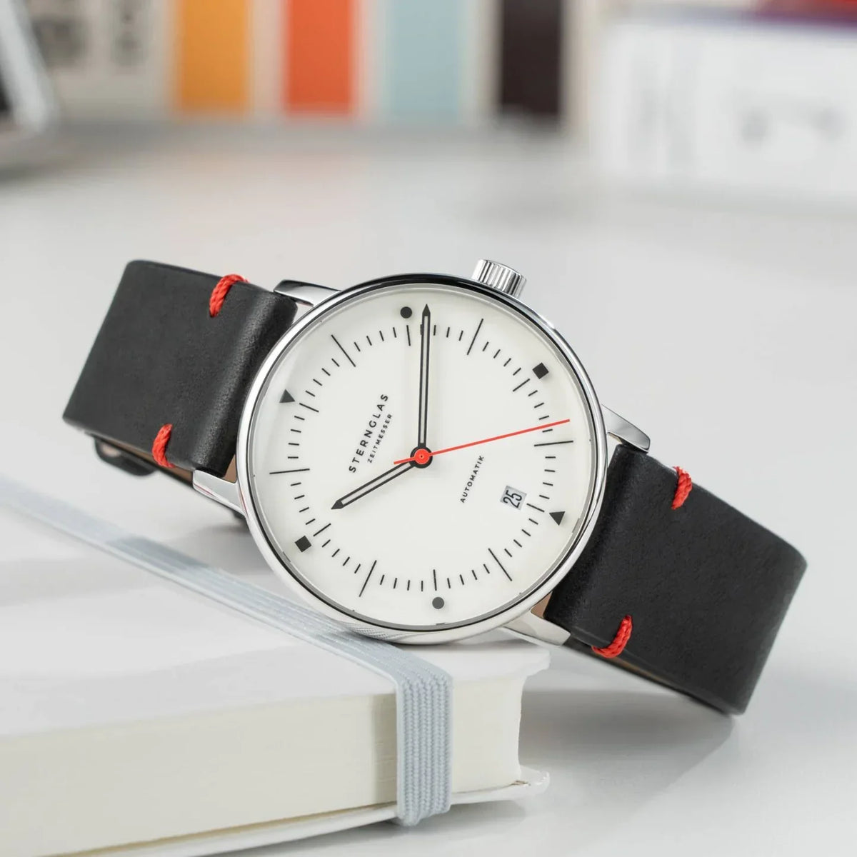 sternglas-naos-edition-bauhaus-x-red-watch-s02-nai24-vi29-image