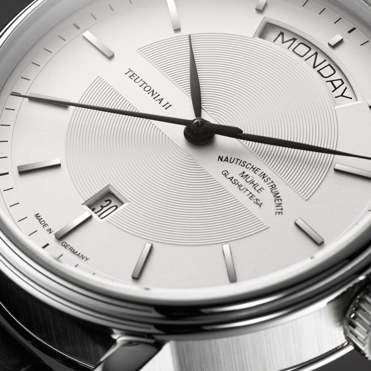 Muhle Glashutte Teutonia II Tag Datum Watch M1-33-65-LB Image 4