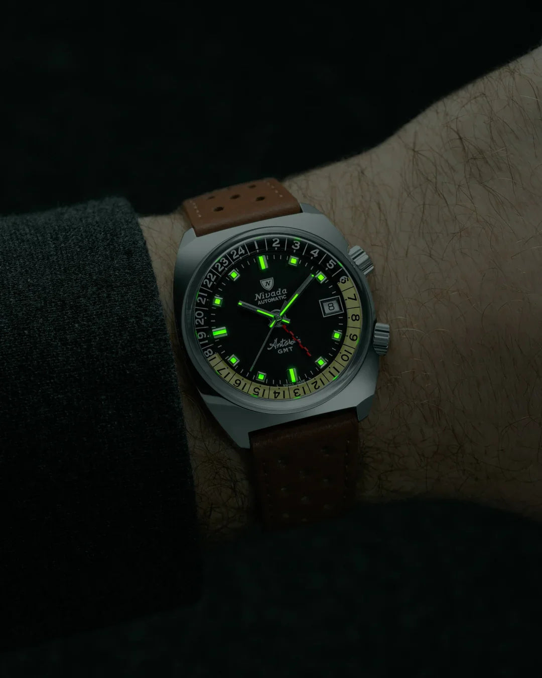 nivada-grenchen-watch-antarctic-gmt-black-32043a23-image1