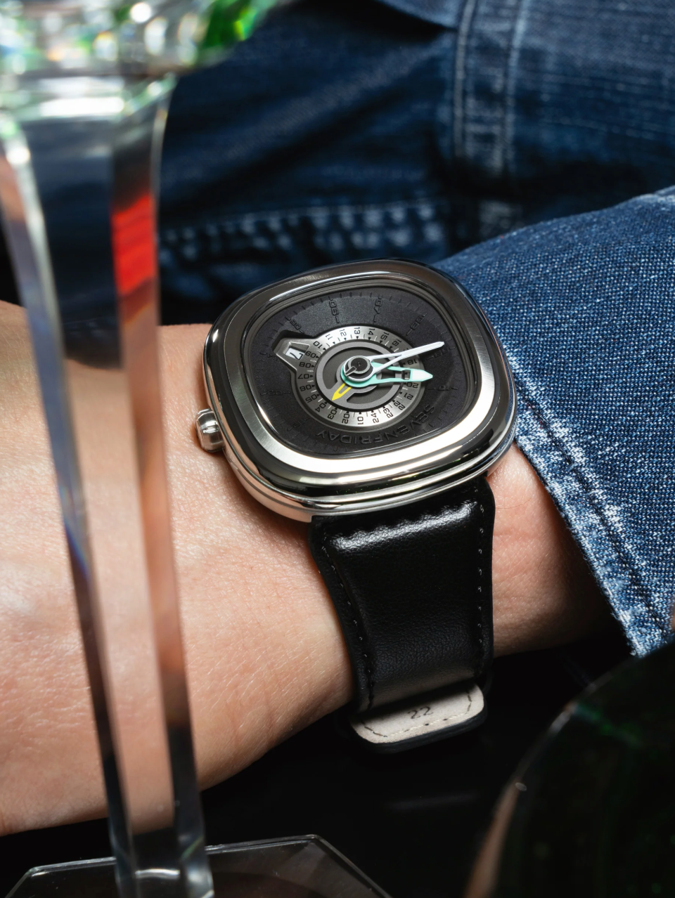 SevenFriday PG1/01 GMT Watch  PG1/01 GMT Image 4