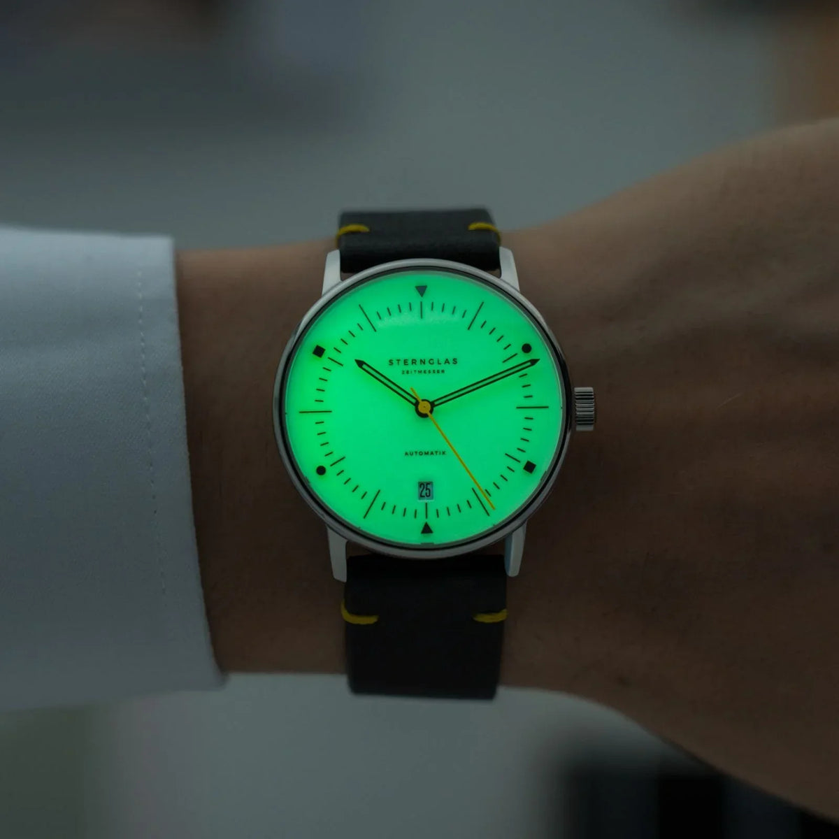 sternglas-naos-edition-bauhaus-x-yellow-watch-s02-nai23-vi22-image
